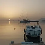 . Calme Symi